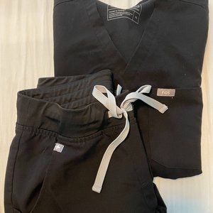 Black Figs Scrub Set